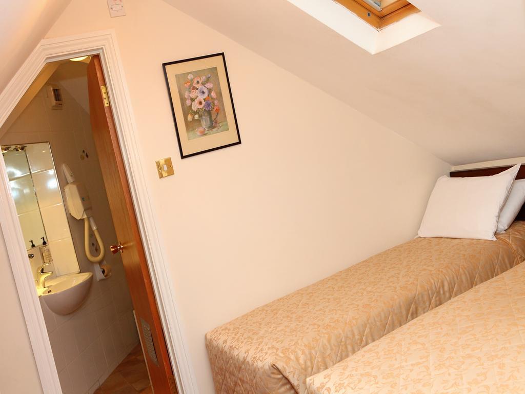 Hotel Gatwick Cambridge 4*