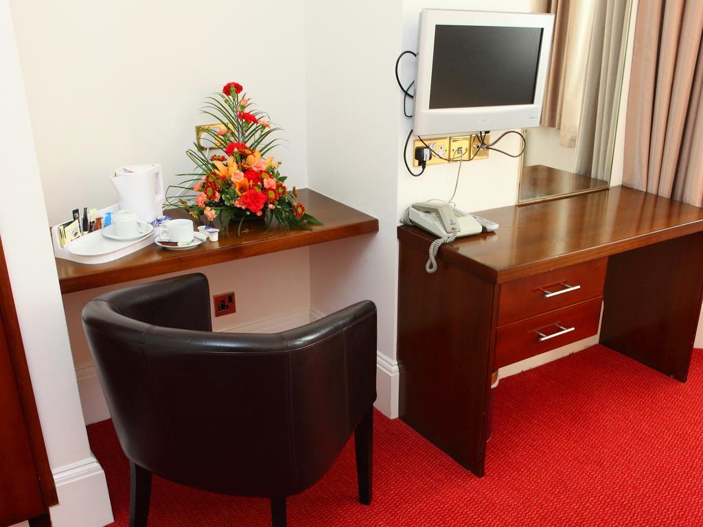 Hotel Gatwick Cambridge 4*
